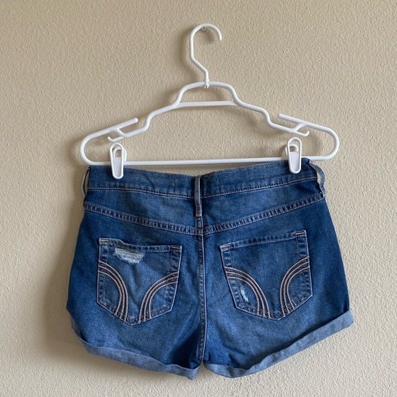 HOLLISTER distressed denim shorts - Picture 2 of 3